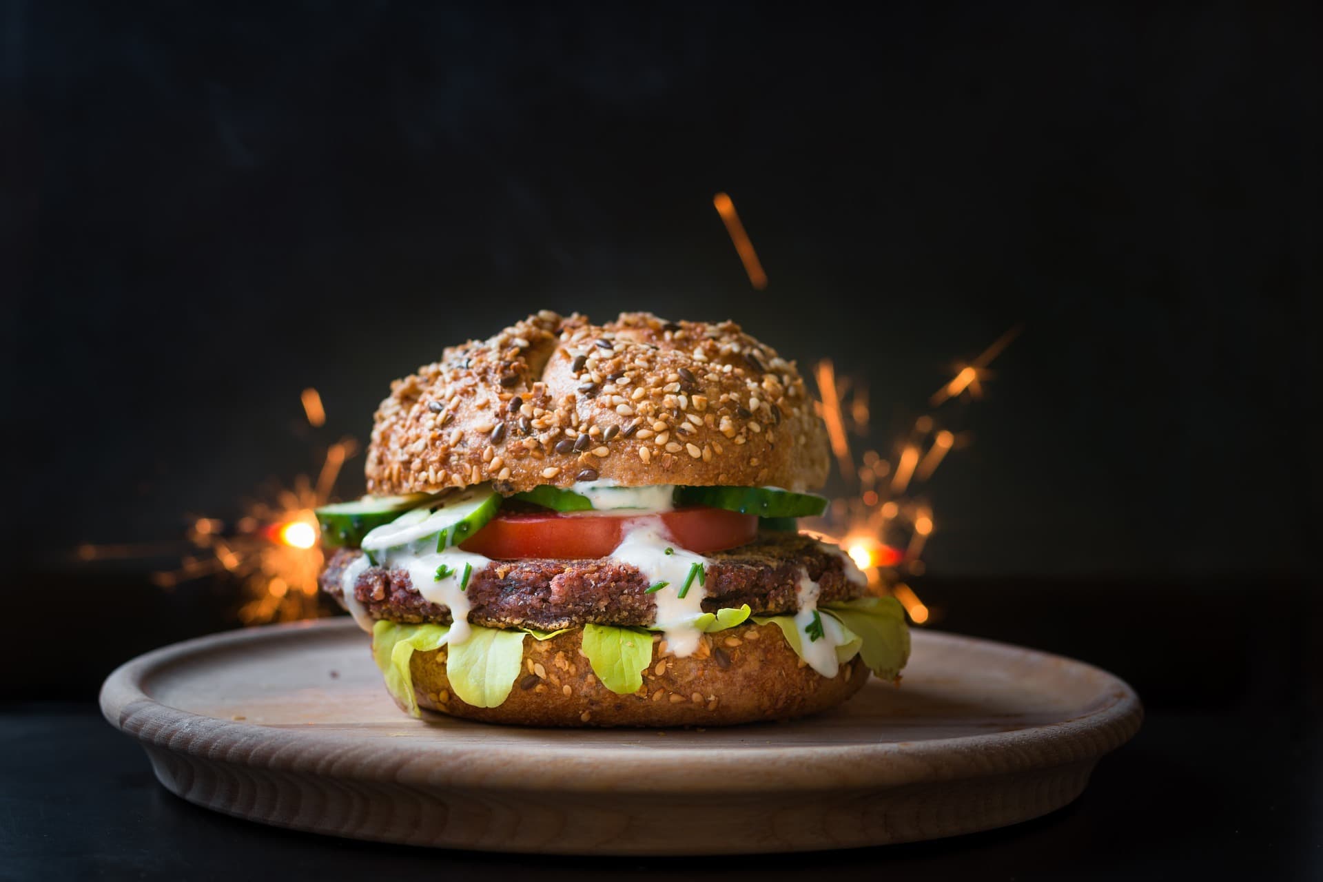 Burgery bez masa jsou nově k dostání i v českých fastfoodech