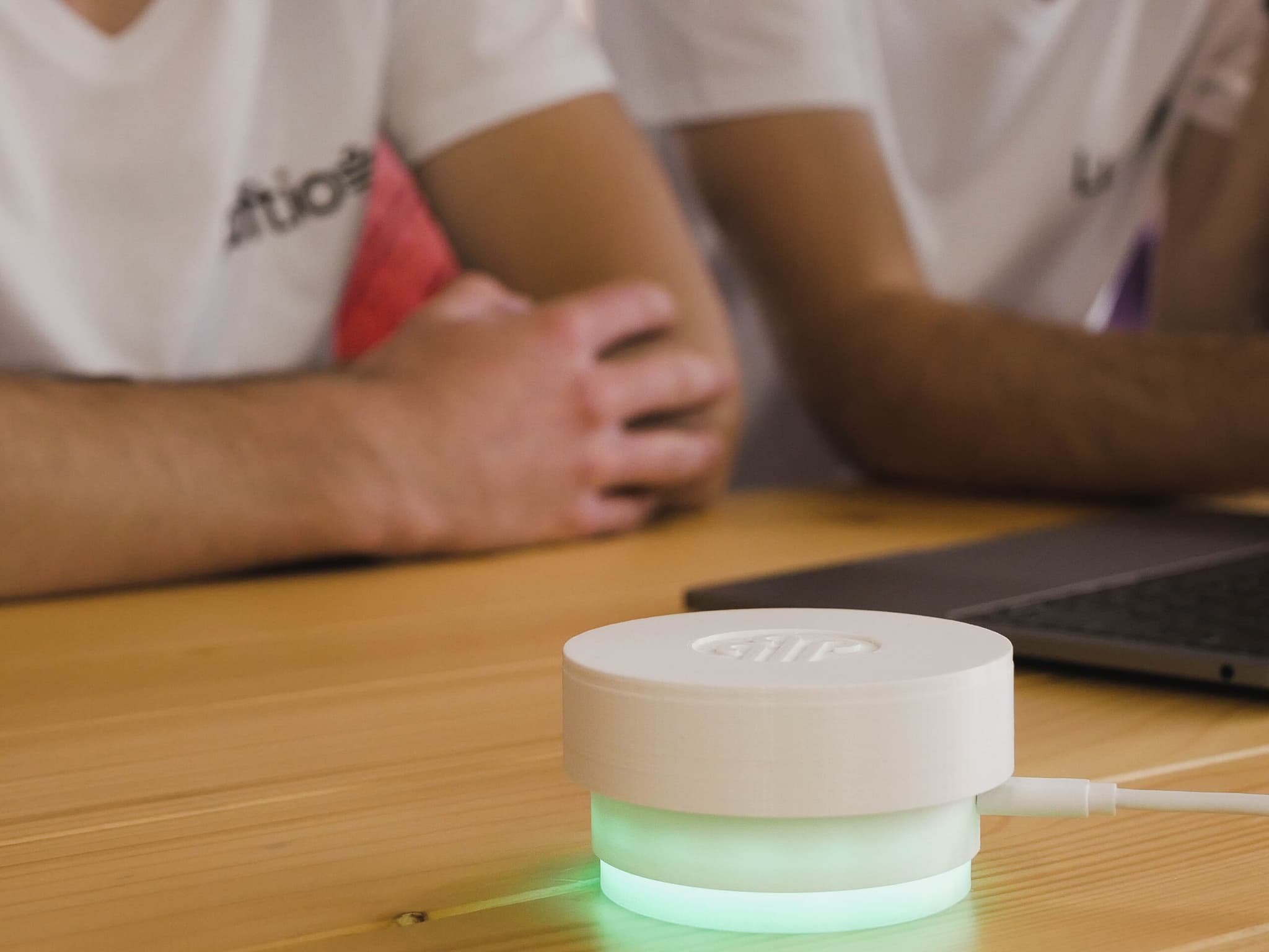 Kvalitu vzduchu ve školní třídě či na pracovišti změří nový přístroj českého startupu