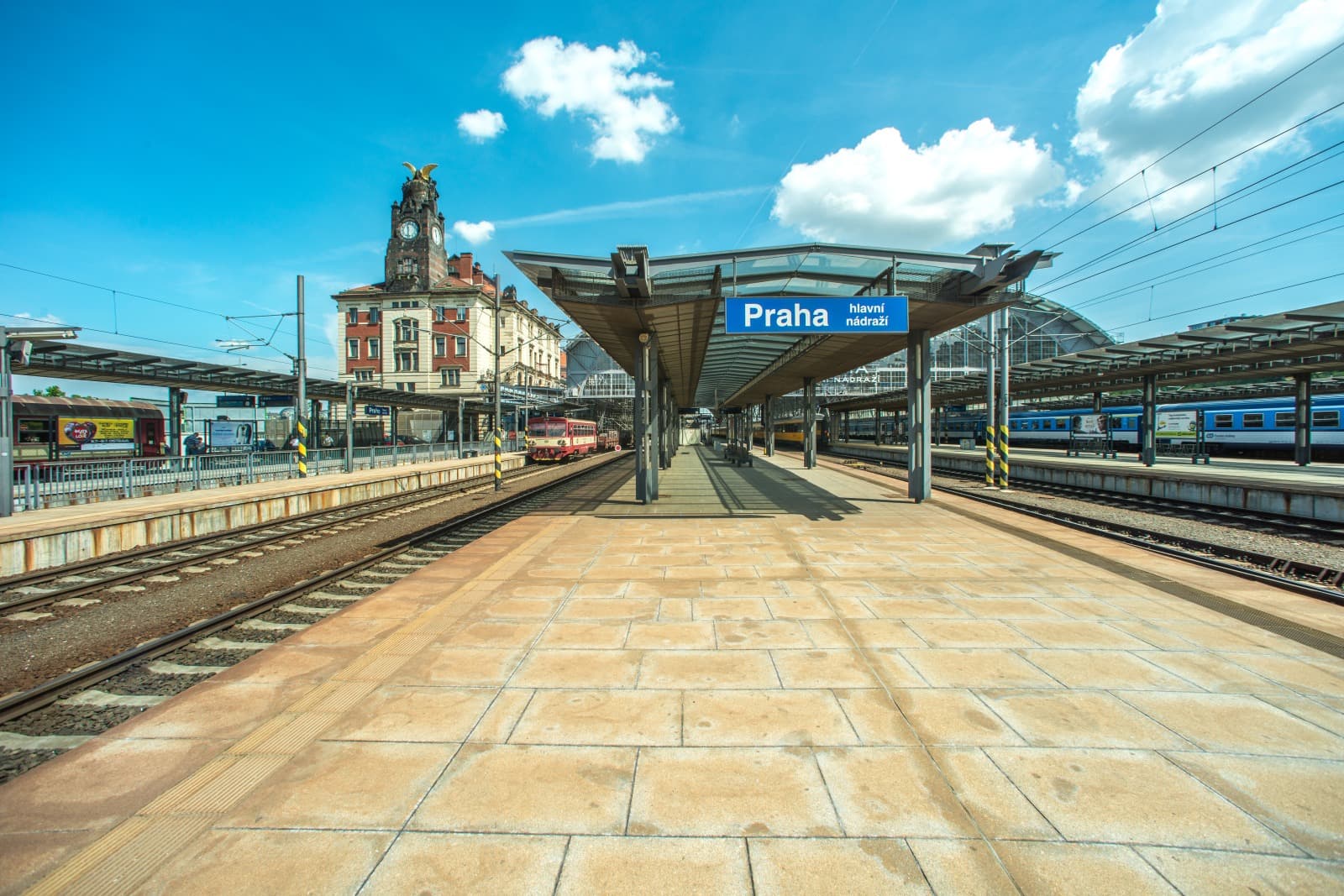 Na nádražích nově fungují automaty na pitnou vodu, půl litru je zdarma