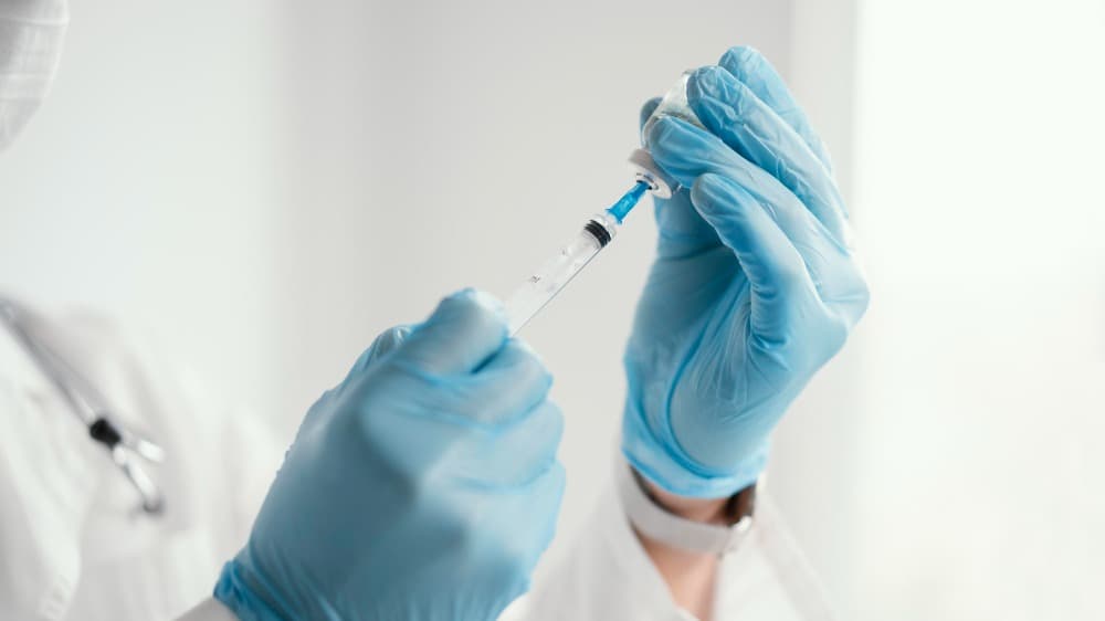 Spojené království zavádí první vakcínu proti kapavce na světě