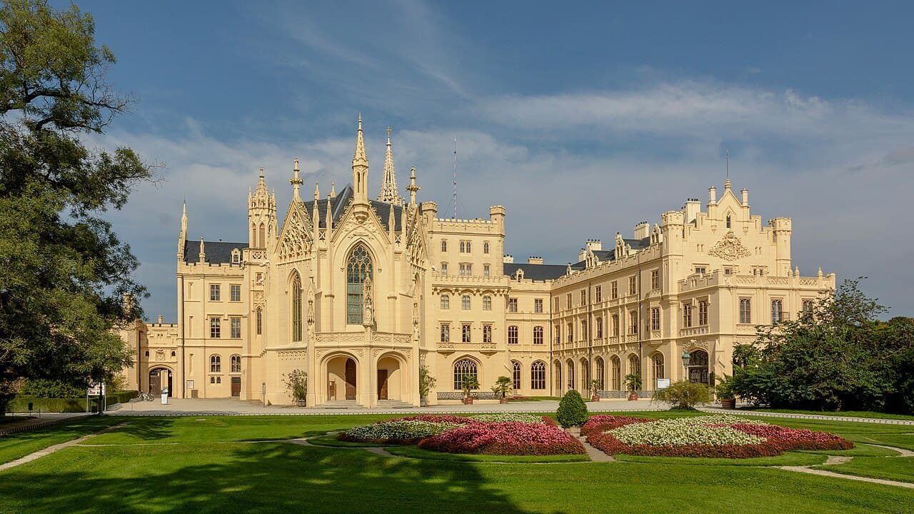 Hrady a zámky pustí 30. srpna dovnitř zdarma. Stačí vstupenka předem