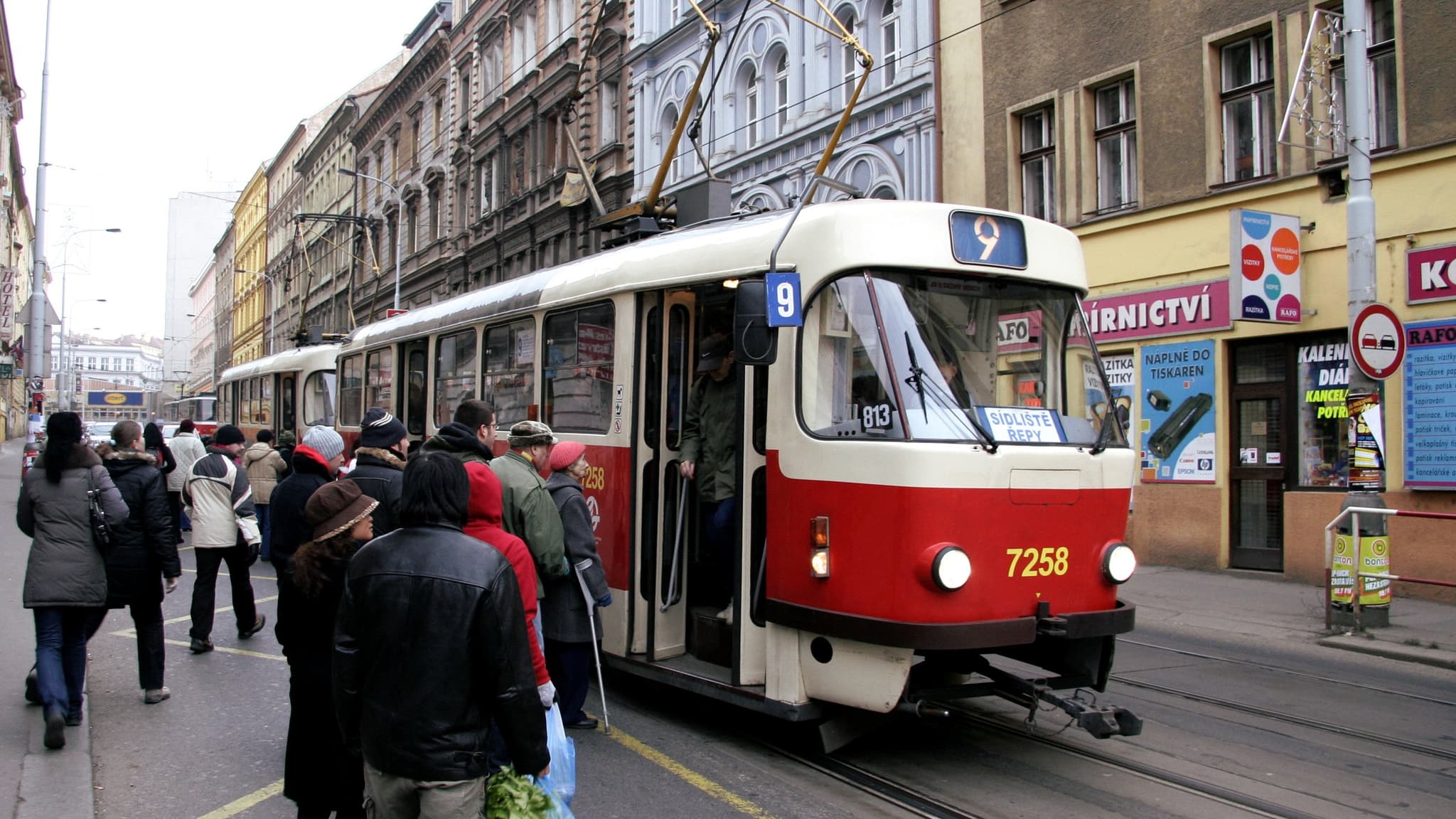 S průkazem ZTP i ZTP/P vám stát přispěje 900 Kč na dopravu